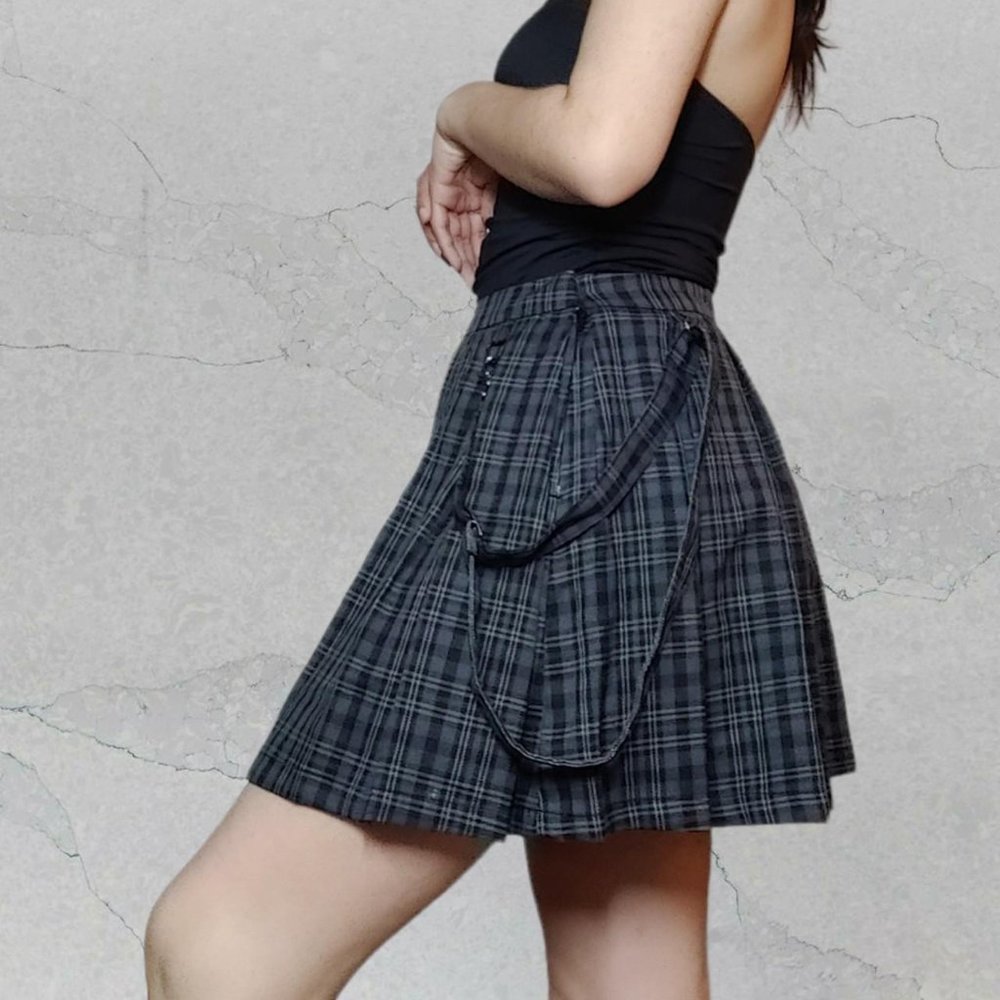 Hot Topic Grey Plaid Suspender School Girl Skirt!